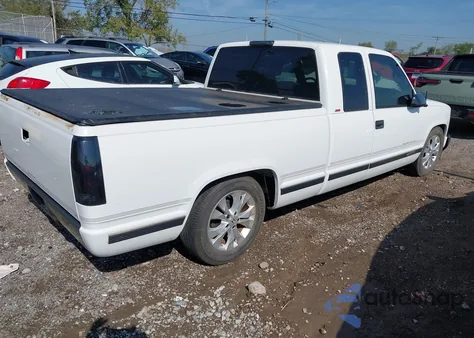 1997 Chevrolet C1500 Fleetside z USA, uszkodzony, nr VIN 1GBEC19R3VE139980